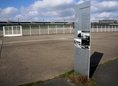 Ansicht Gedenktafel Zivilflughafen (2) (Informationspfad …