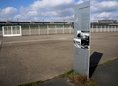 Ansicht Gedenktafel Zivilflughafen (2) (Informationspfad …