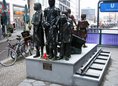 Ansicht Gedenktafel Kindertransporte - Züge in das Leben - Züge … - 2009