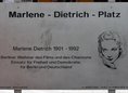 Ansicht Gedenktafel Marlene-Dietrich-Platz
