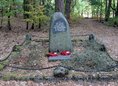 Ansicht Gedenktafel Absturz eines französischen Kurierflugzeuges
