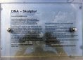 Ansicht Gedenktafel DNA-Skulptur - 2002