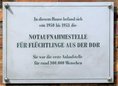 Ansicht Gedenktafel Notaufnahmestelle für DDR-Flüchtlinge