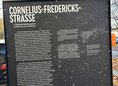 Ansicht Gedenktafel Cornelius-Fredericks-Strasse - 2025