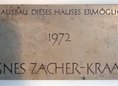 Ansicht Gedenktafel Alter Quellenhof im Evangelischen …