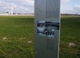 Ansicht Gedenktafel Luftbrücke für DPs (Informationspfad … - 2013