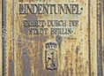 Ansicht Gedenktafel Lindentunnel