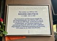Ansicht Gedenktafel Regine Deutsch - 2024