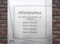 Ansicht Gedenktafel Gebrüder Alfandary