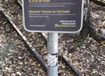 Ansicht Gedenktafel Yorckbrücken - Gleise im Park - 2019