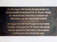 Ansicht Gedenktafel Wiedereröffnung des Hotel Adlon - 1997