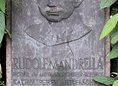 Ansicht Gedenktafel Rudolf Mandrella - 1982