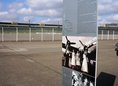 Ansicht Gedenktafel Zivilflughafen (1) (Informationspfad …
