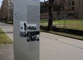 Ansicht Gedenktafel Der US-amerikanische Luftwaffenstützpunkt … - 2013