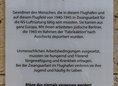Ansicht Gedenktafel KZ Columbia / Flughafen Tempelhof - 2014