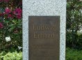 Ansicht Gedenktafel Ludwig Erhard